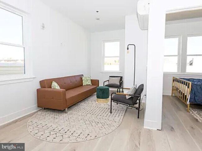Building Photo - 1719 Eastern Ave Unit 2A Rental