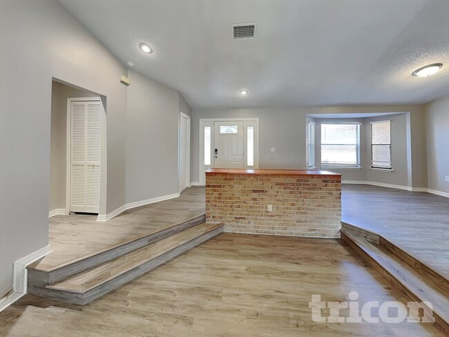 Photo - 801 Maraval Ct