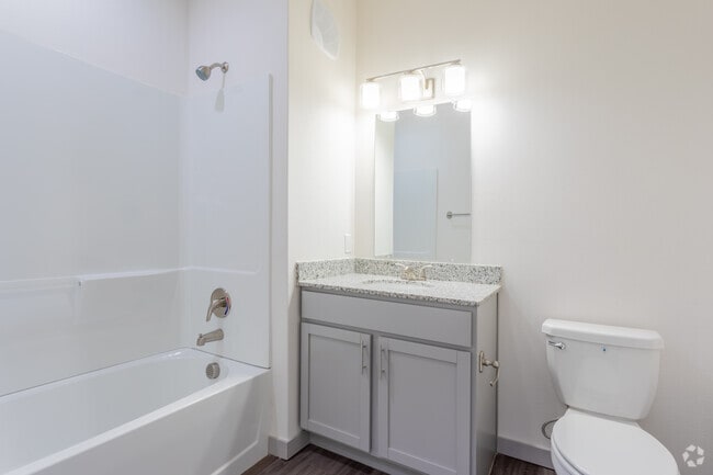 1BR, 1BA - 660 SF - Backwater Cove