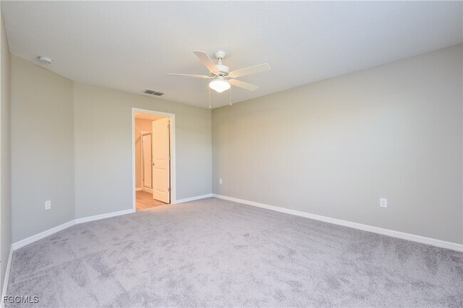 Building Photo - 1415 NW 37th Ave Rental