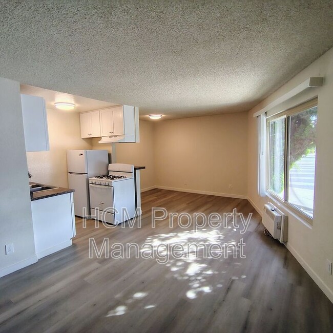 Photo - 12850 Branford St