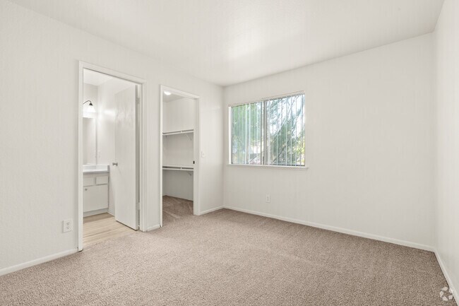 2BR, 2BA - 950SF - Primary Bedroom