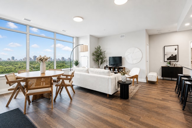 Building Photo - Riviera Suites