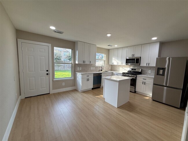 Photo - 3819 Banks Ridge Ln