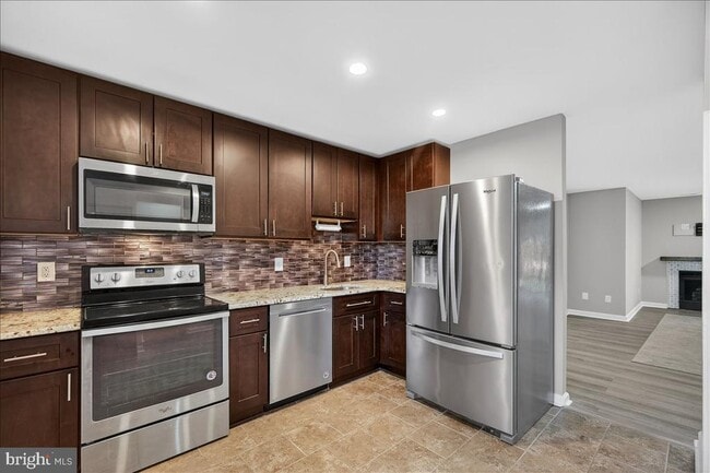 Photo - 16294 Taconic Cir