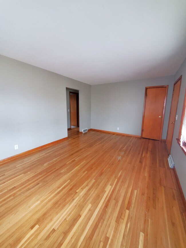 Photo - 4404 2nd St NE