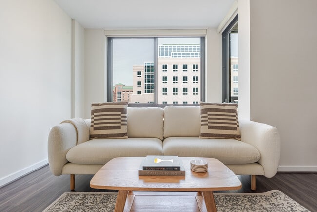 Photo - 3444 Fairfax Dr Unidad FL8-ID1215