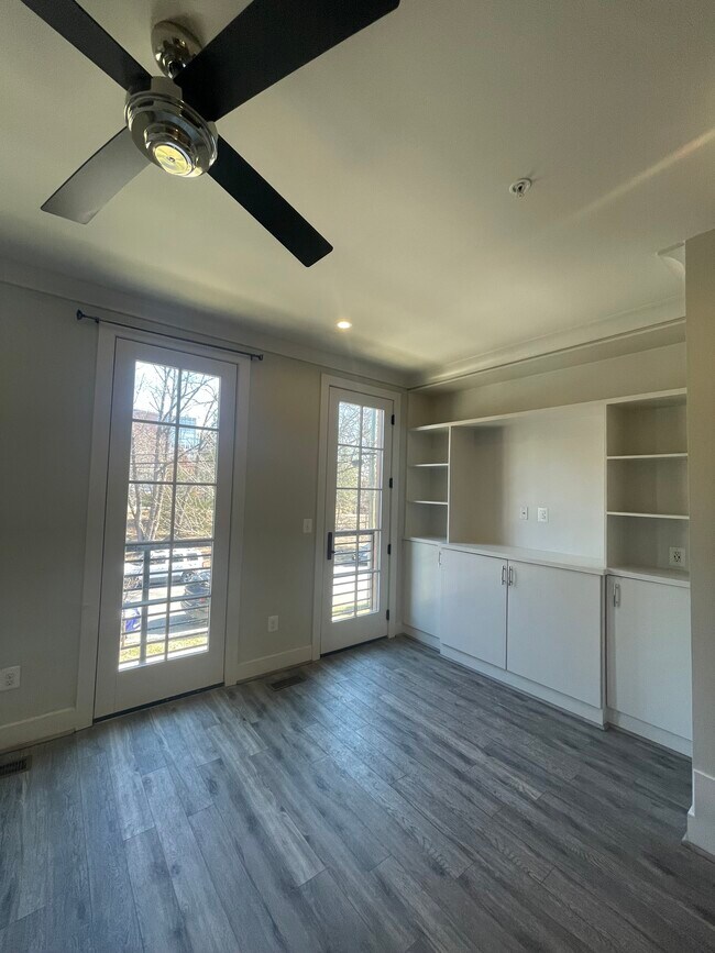 Photo - 918 N Buchanan St