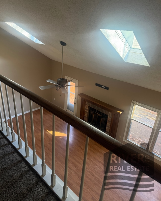 Photo - 212 Woodcastle Dr