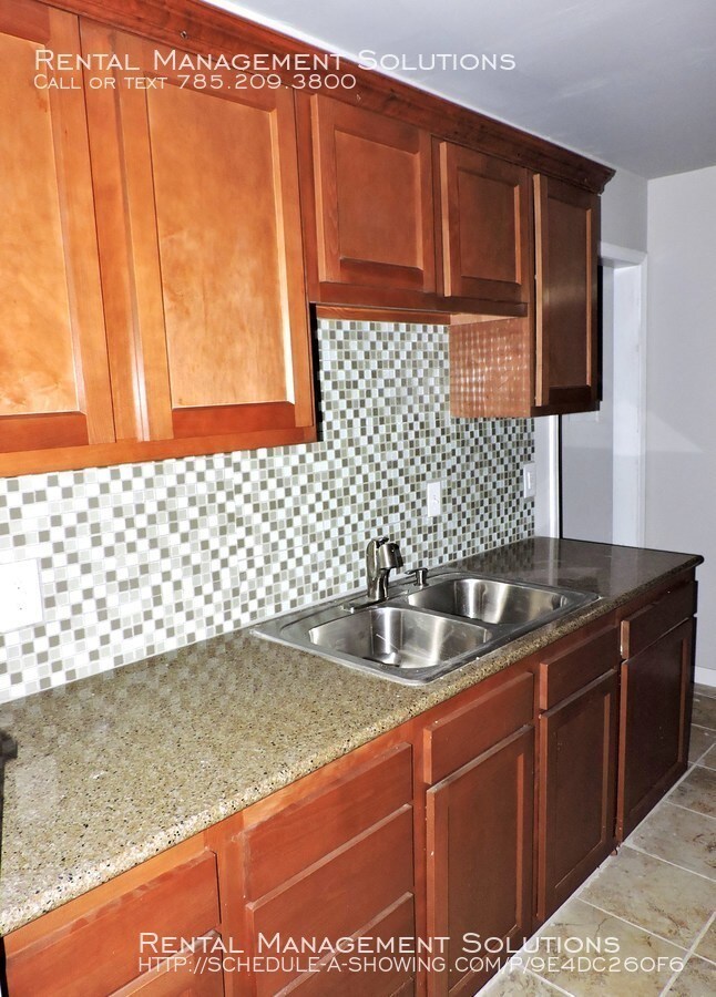 3399 SE Irvingham - 3399 SE Irvingham