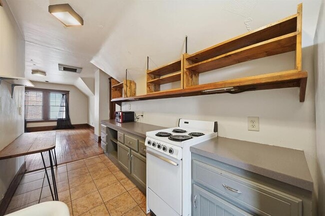 Photo - 1345 E St Unit #1