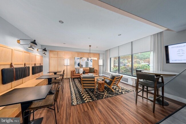 Photo - 2030 F St NW Unidad 209