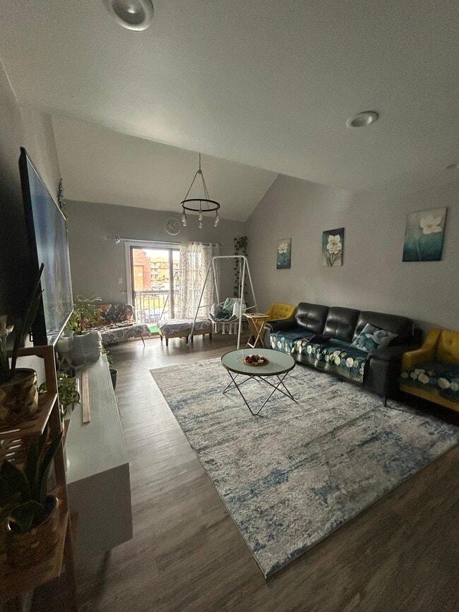 Photo - 92 Beverly Hl Ter Unidad E