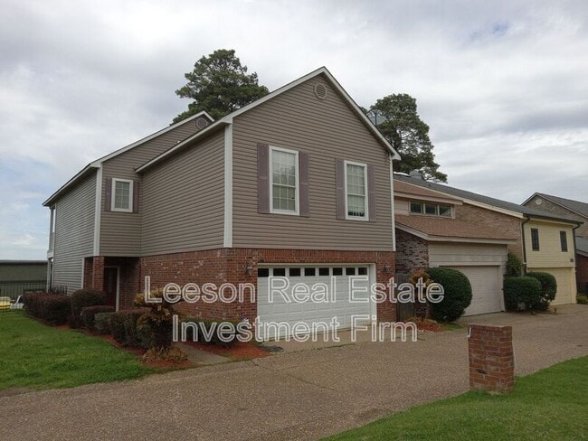Building Photo - 5721 S Lakeshore Dr