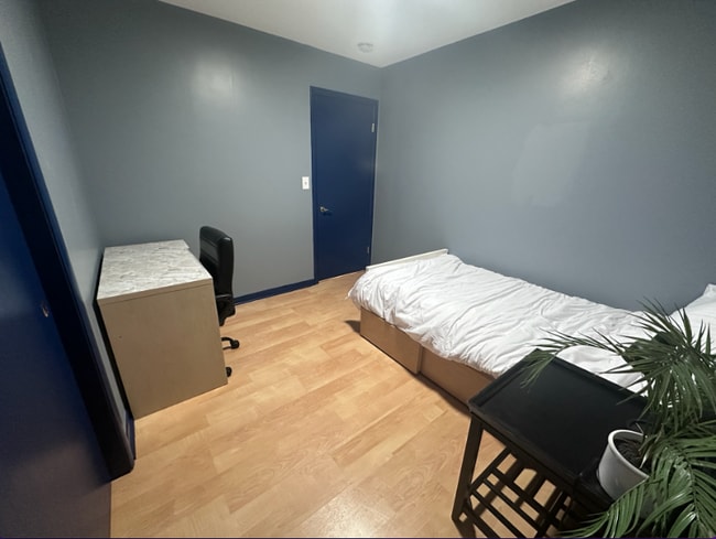 Photo - 513 13th St NE