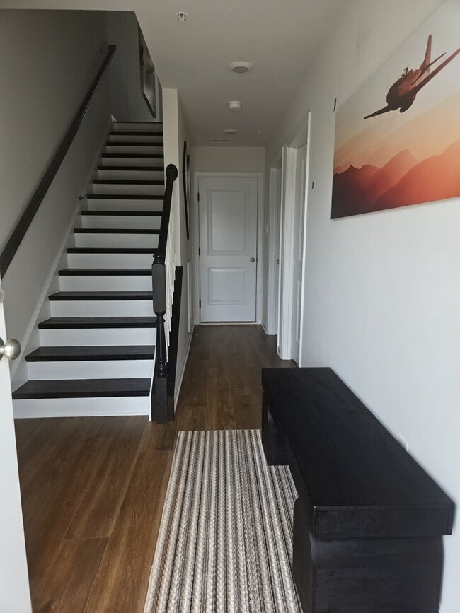 "Experience Modern Comfort: Mostly Furnished 3-Bed, 3.5-Bath Townhouse in Renn Quarter"