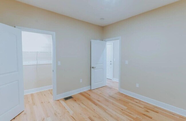 Photo - 32 Irving St