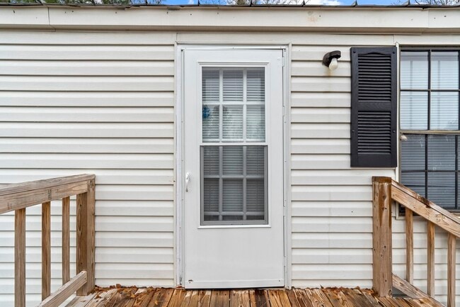 Photo - 158 Thomas Field Rd SE