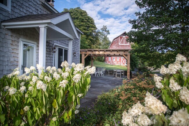 Photo - 314 Schoolhouse Rd