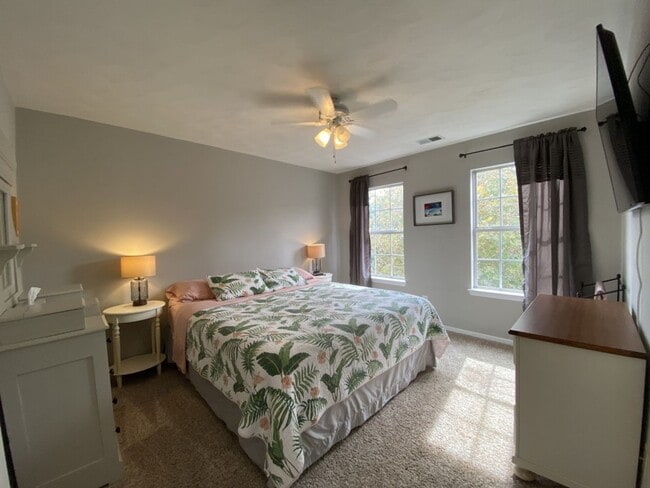 Photo - 2544 Penshurst Way