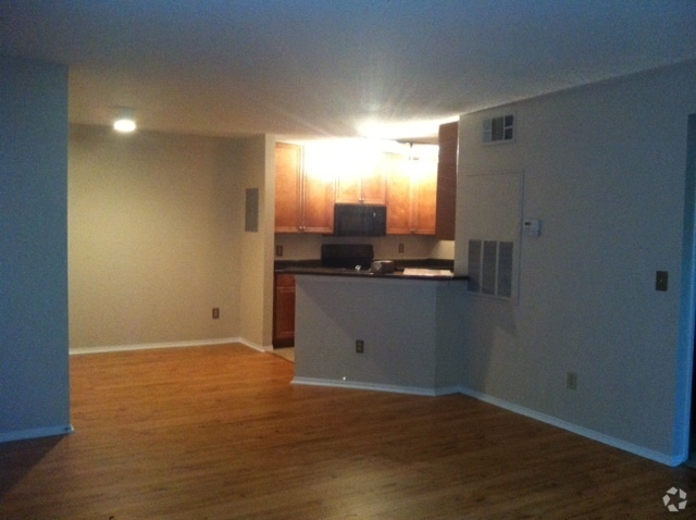 Building Photo - Charming 1B/1B condo for rent in Ocean Gro...