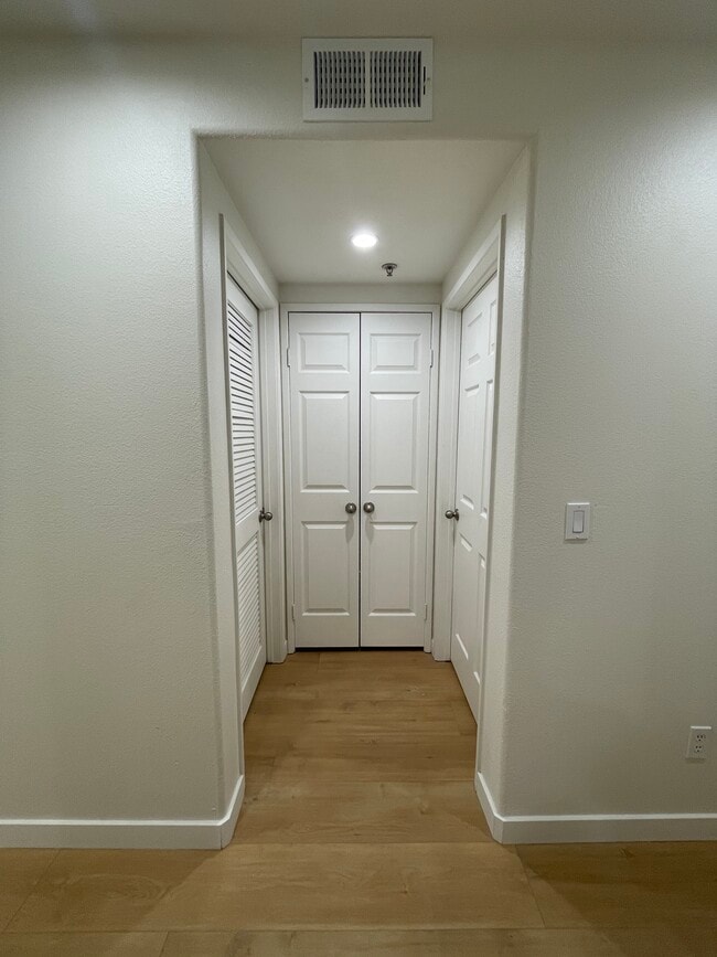 Photo - 15114 Sherman Way