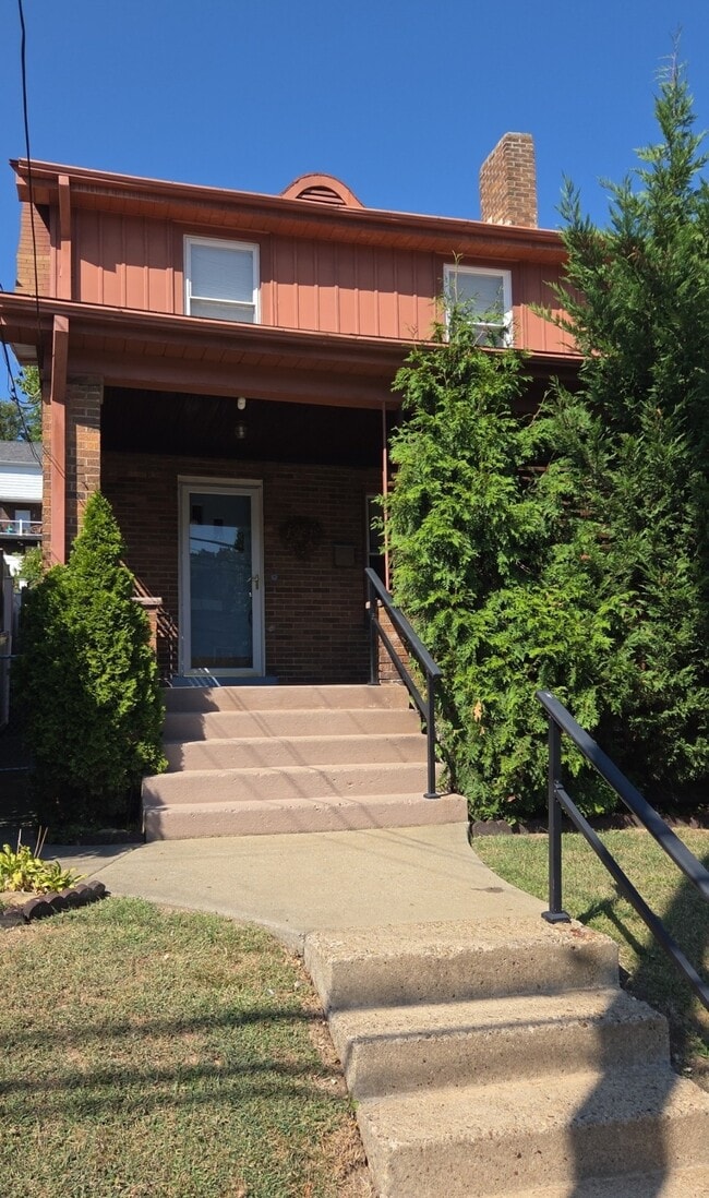 Building Photo - 1233 Brookline Blvd Rental