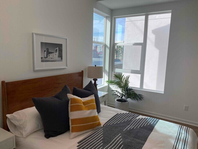 Photo - 4829 Craner Ave