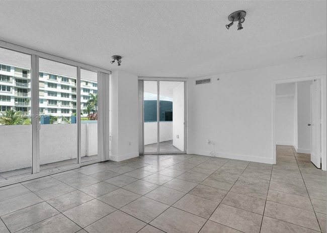 Building Photo - 1881 79th Street Cswy Unit 404 Rental