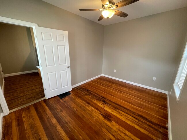 Photo - 227 Holland St