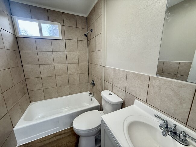 Photo - 1123 Island Ave