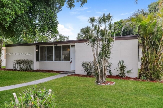 Photo - 11823 Dahlia Dr