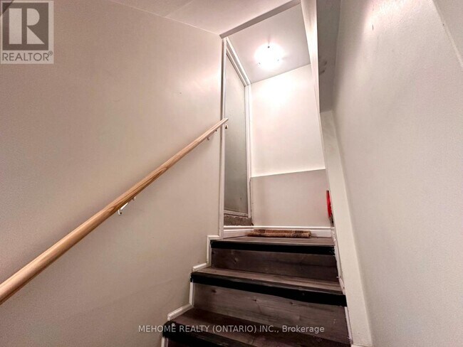 Photo - 12 Milton Pl