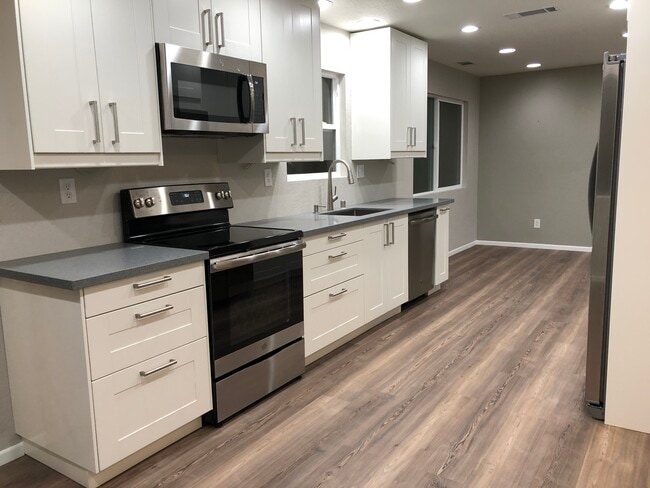 Photo - 4224 Falcon Ln