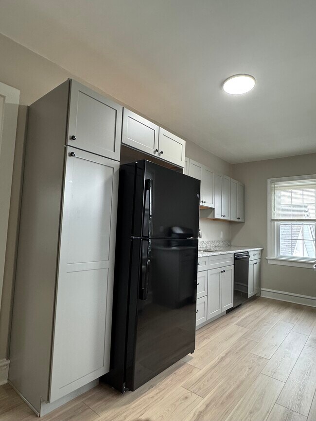 Photo - 2232 Mount Carmel Ave Unit 2R