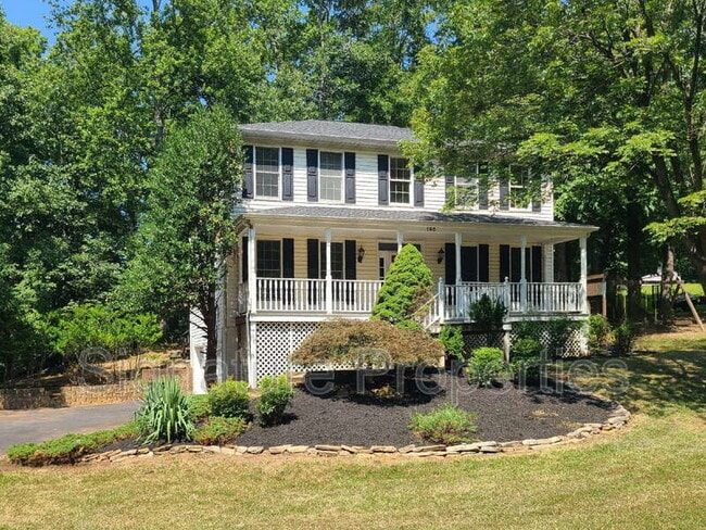 Building Photo - 105 Oakwood Dr Rental