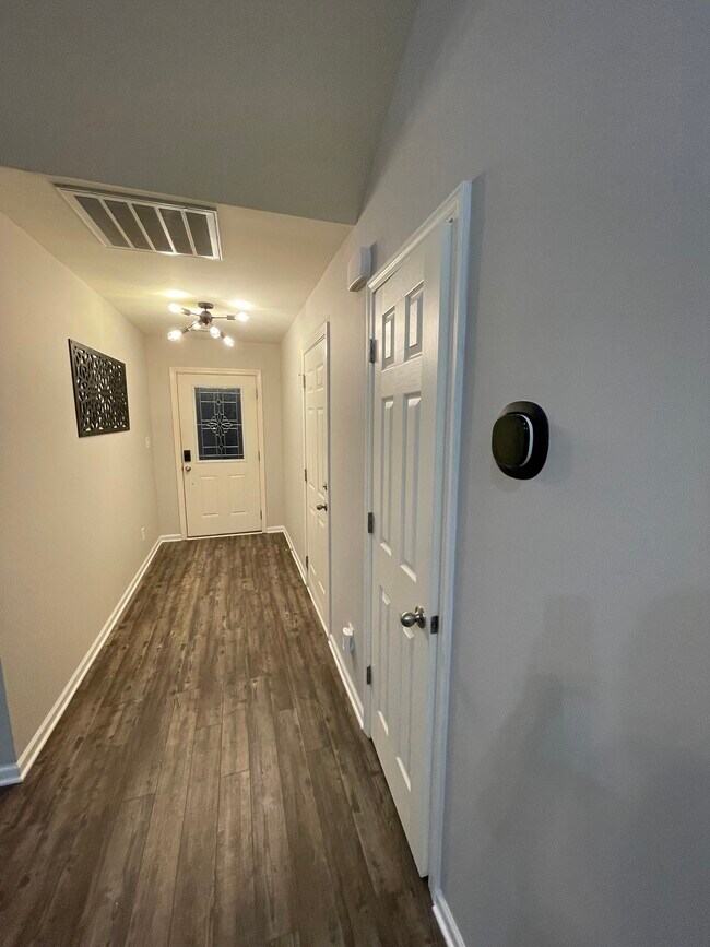 Hallway - 2412 Richard Rozzelle Dr