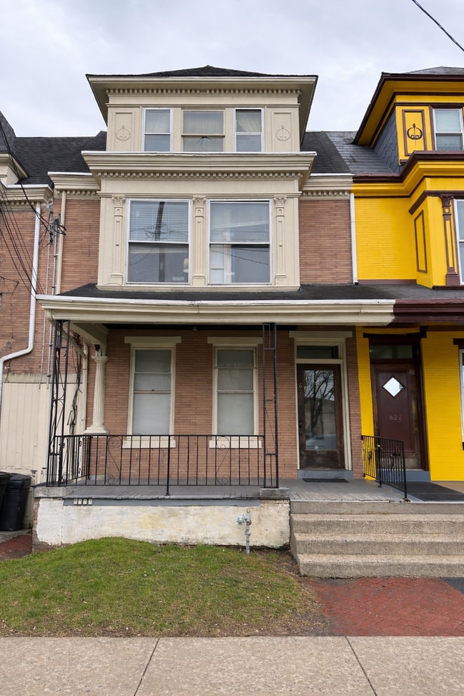 Photo - 624 E King St Unidad Apt. 1