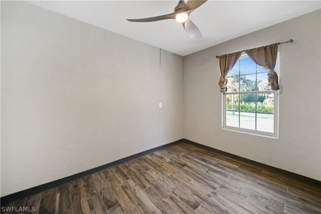 Photo - 390 35th Ave NE