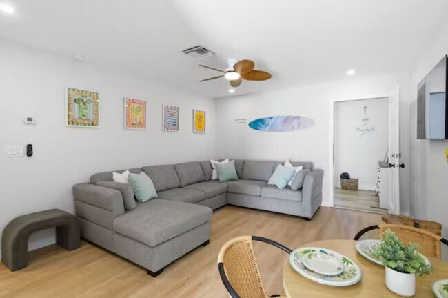 Photo - 2147 WA Unit B