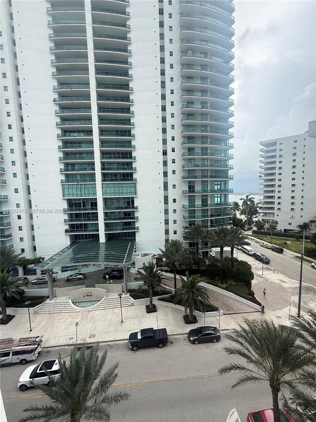 Photo - 1300 Brickell Bay Dr Unidad 707