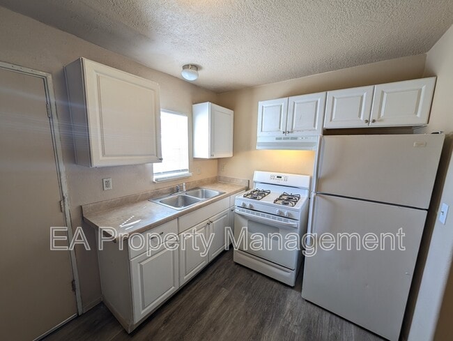 Photo - 212 65th St NW