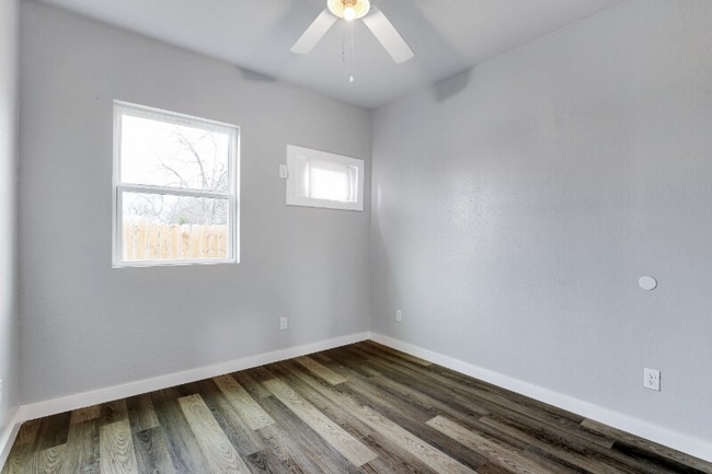 Photo - 438 S San Joaquin Ave Unidad 1