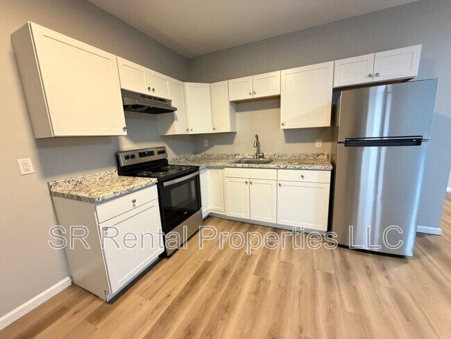 Building Photo - 243 S Main St Unit 2