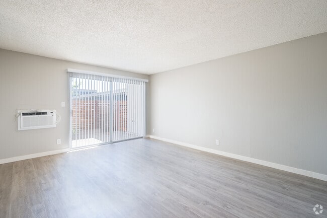 1BR-1BA-700SF