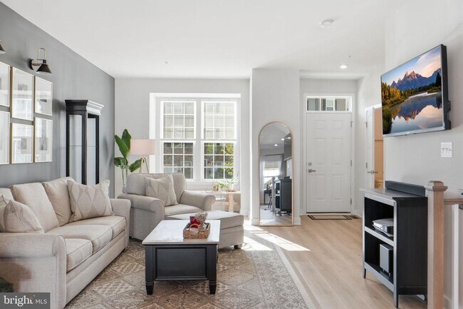 Photo - 223 Edwin Rd