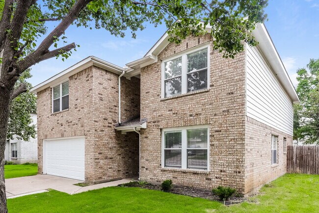 Photo - 2216 Overlook Ln