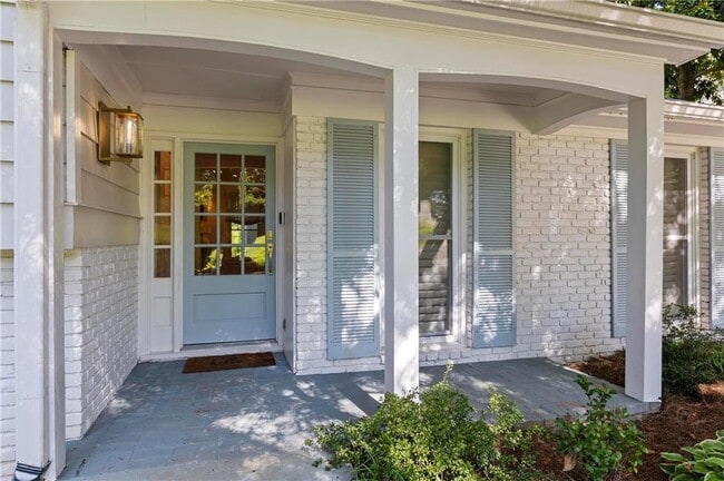 Photo - 4820 Powers Ferry Rd NW