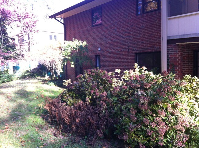3130 Juniper Ln