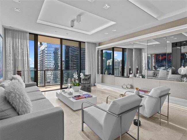 Photo - 88 SW 7th St Unidad 3007